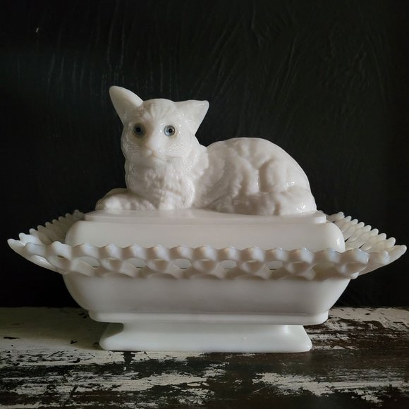 Vtg Westmoreland Milk Glass Cat Covered Dish Lattice Edge, Vtg Milk Glass Cat - Picture 1 of 9